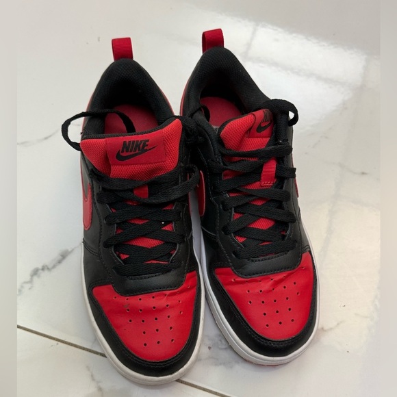 Nike Kids Black and Red Sneakers - Picture 1 of 5